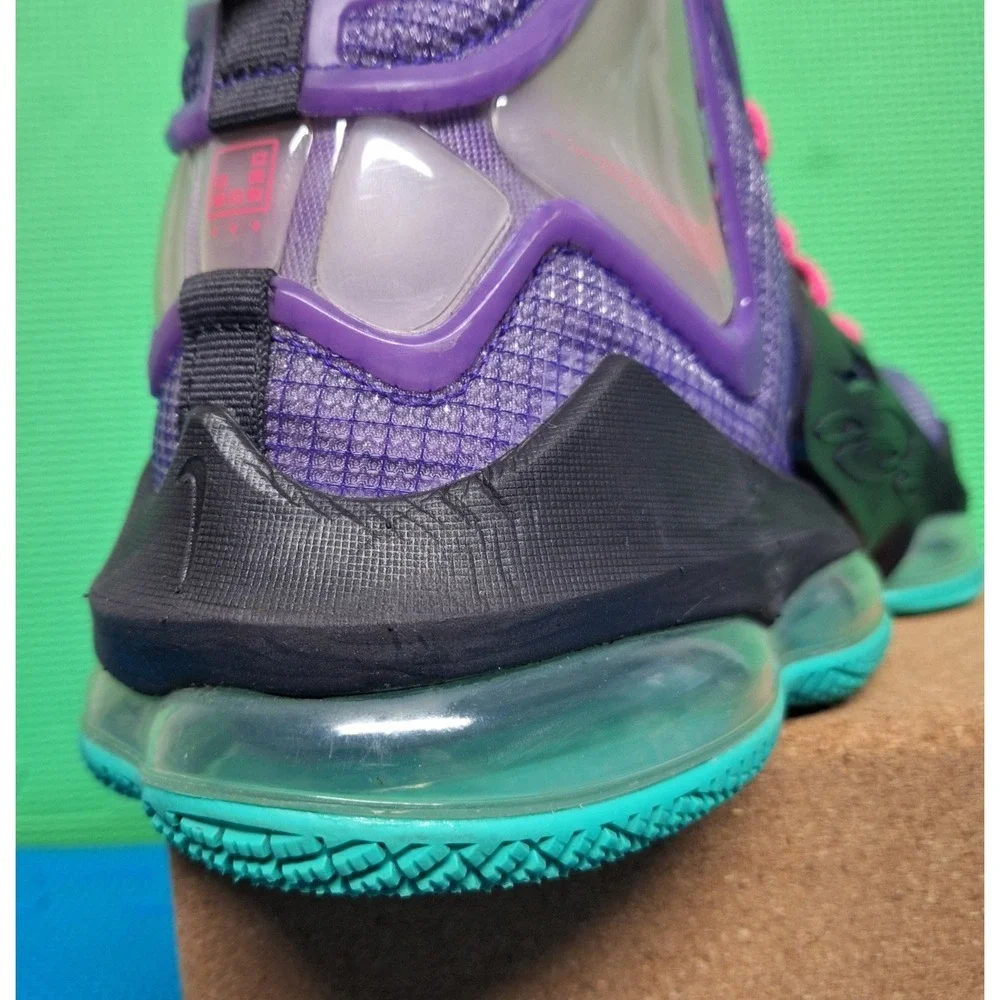 Nike Lebron 19 XIX Sneakers DJ Bron Wild Berry Shoes Us Size 10 Men's CZ0203-500